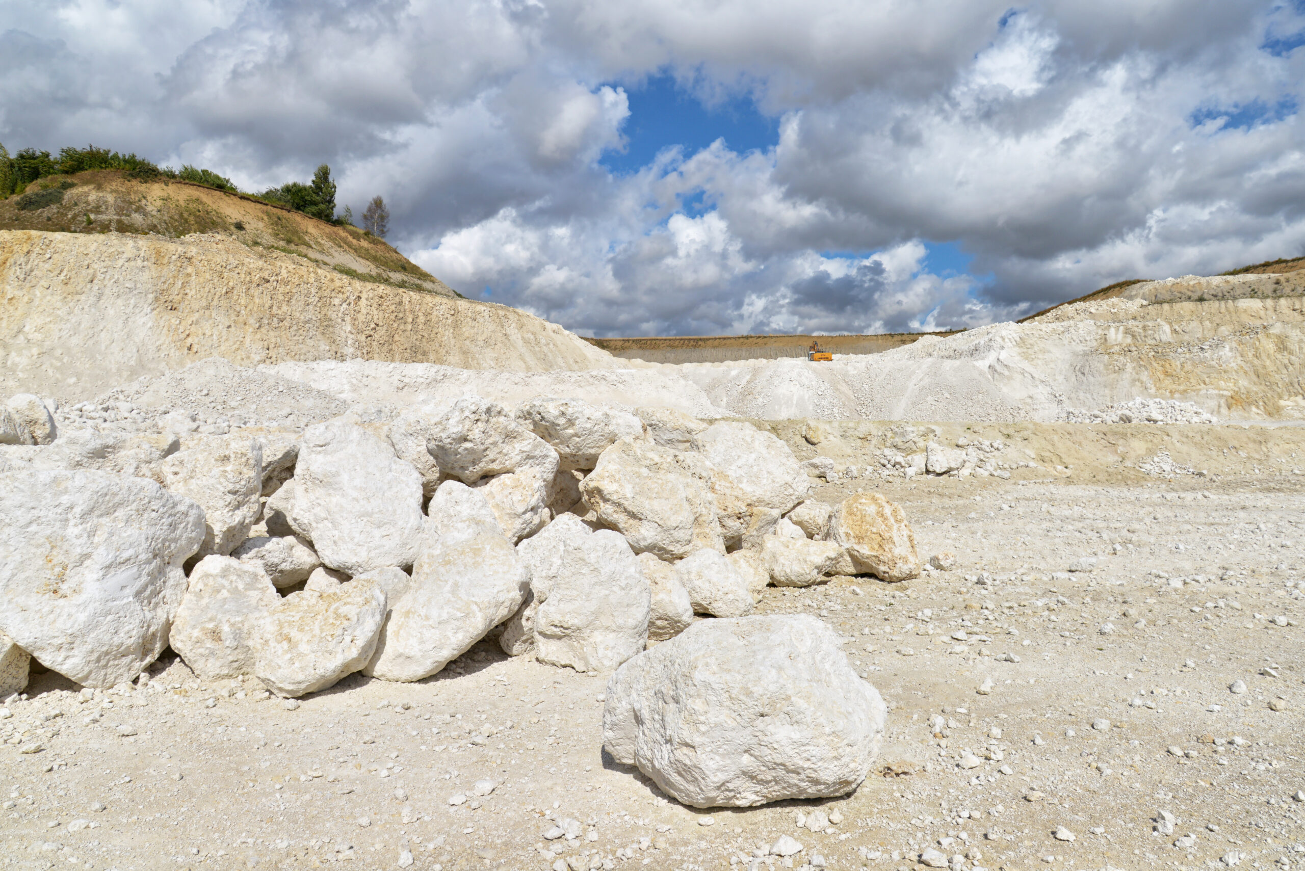 B+V Mineral- und Rohstoffe GmbH, Kalk Dolomit, Phonolith, Diabas, Basalt, Andesit